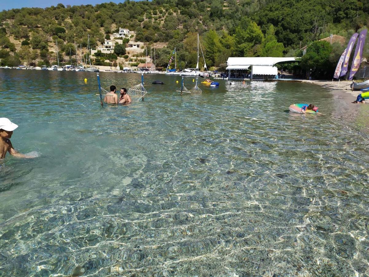 Meganisi Blue Apartment Spartokhórion المظهر الخارجي الصورة